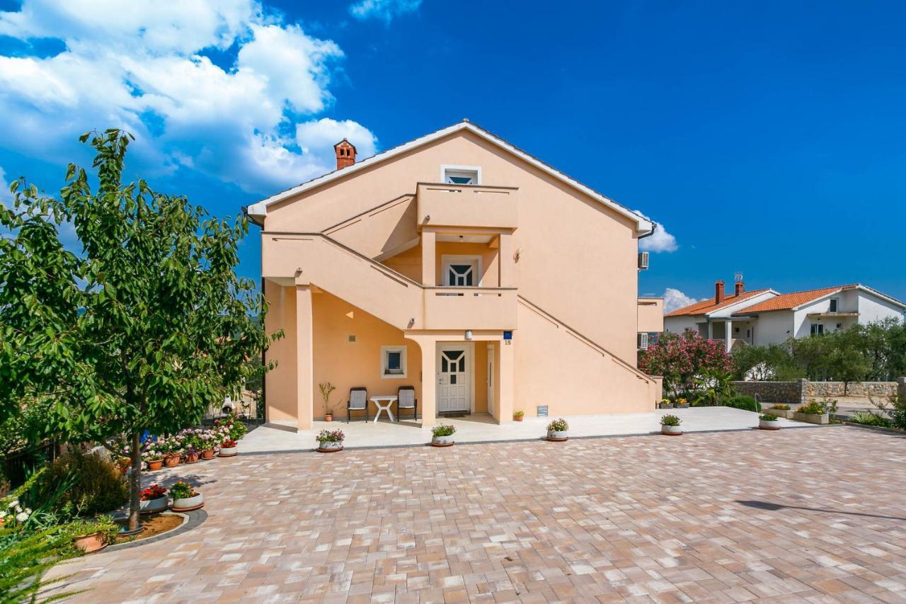 Apartmani Luka คอร์นิช ภายนอก รูปภาพ