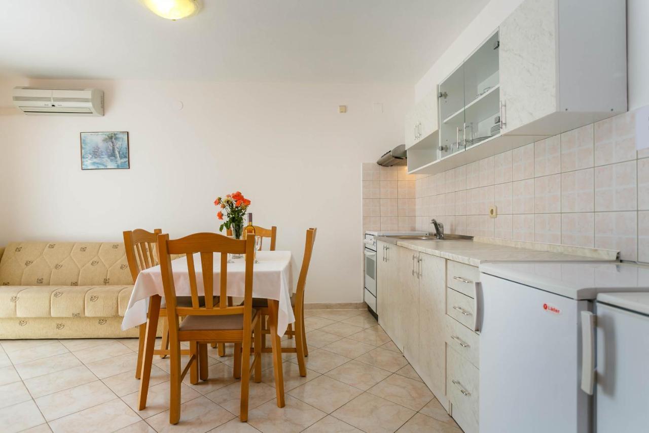 Apartmani Luka คอร์นิช ภายนอก รูปภาพ